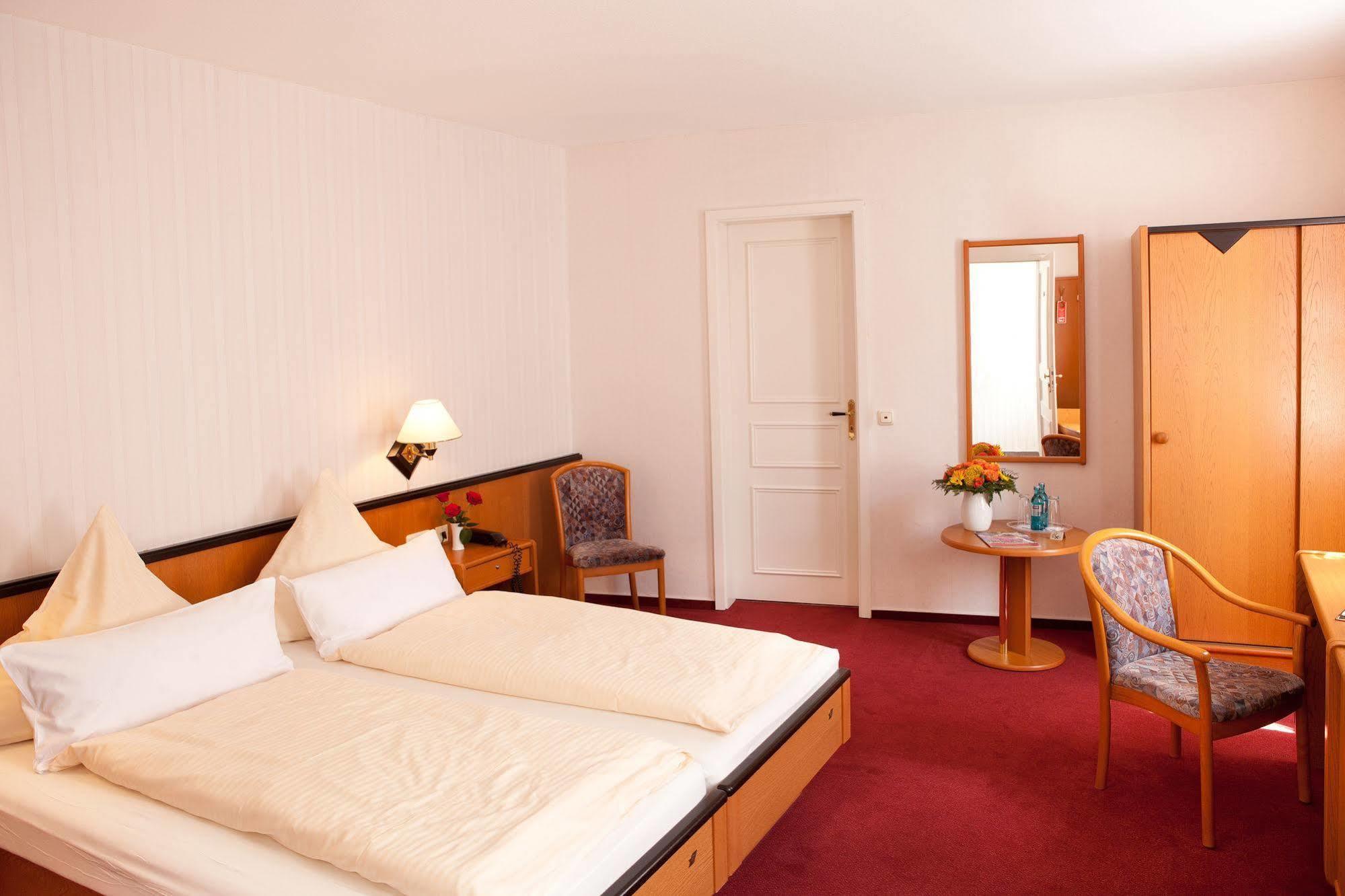 Hotel Busch Westerstede Buitenkant foto